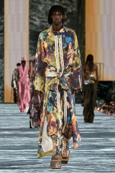 Look 50
